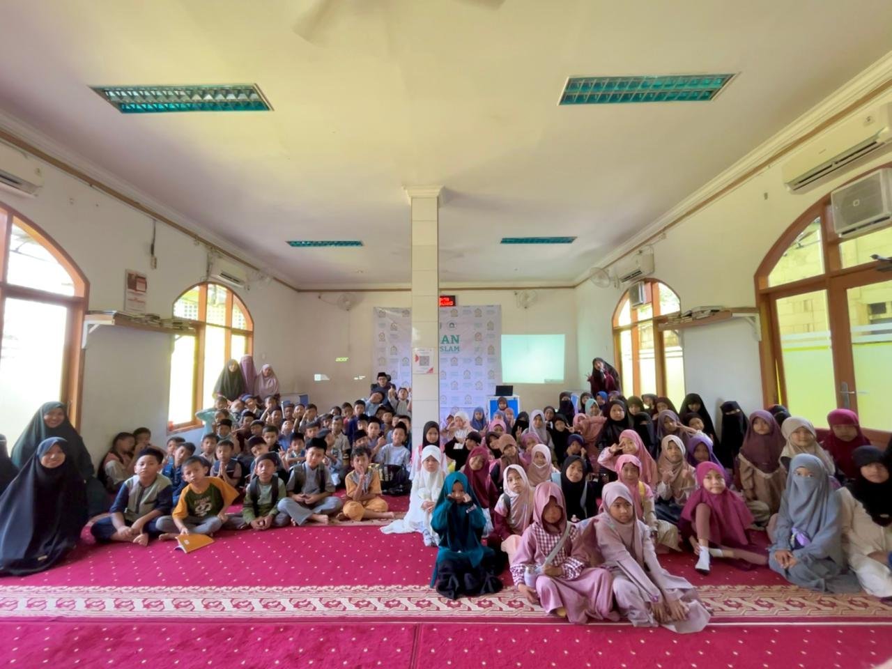 Kajian Islam dan Pembinaan Adab